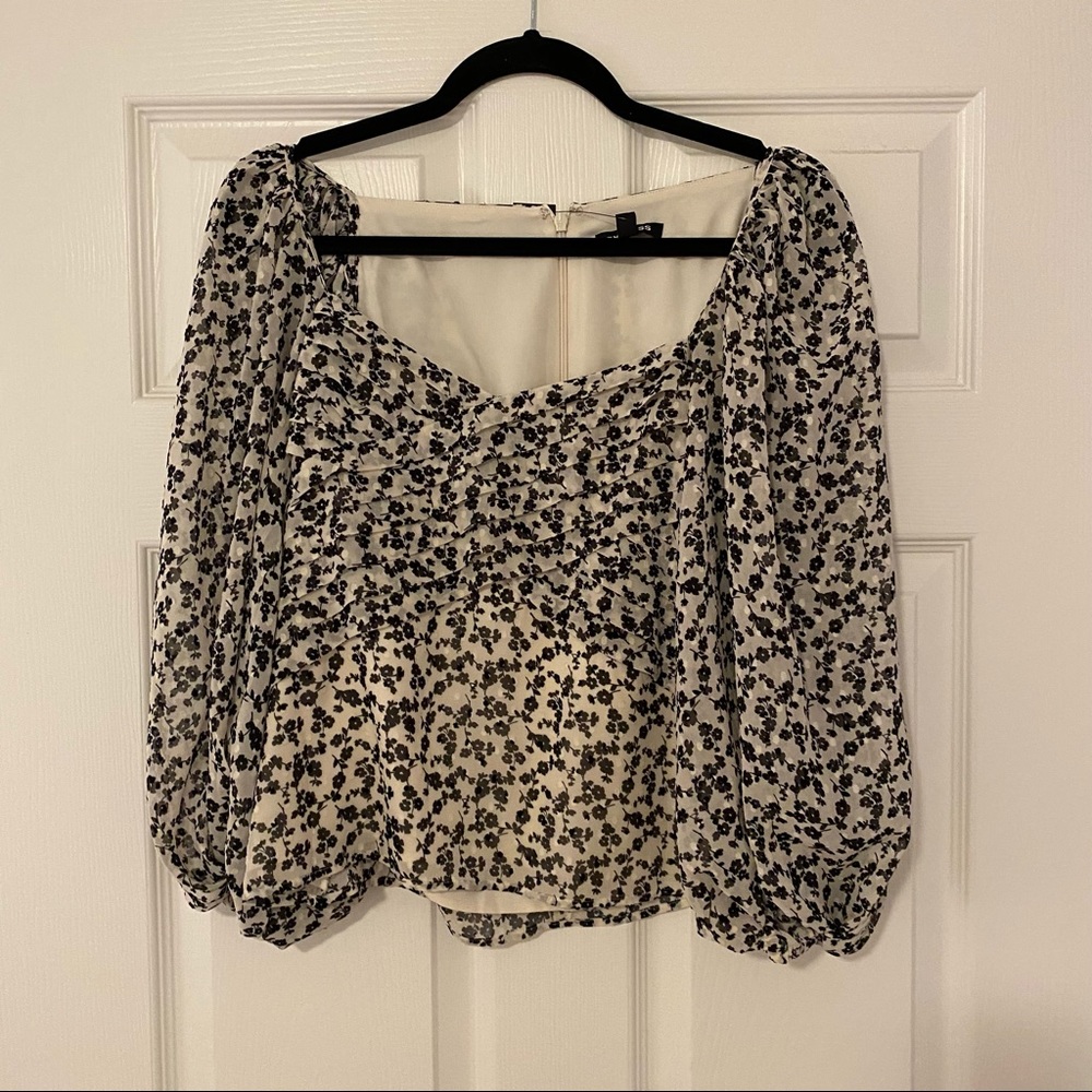 Express black white floral peasant blouse S NWT